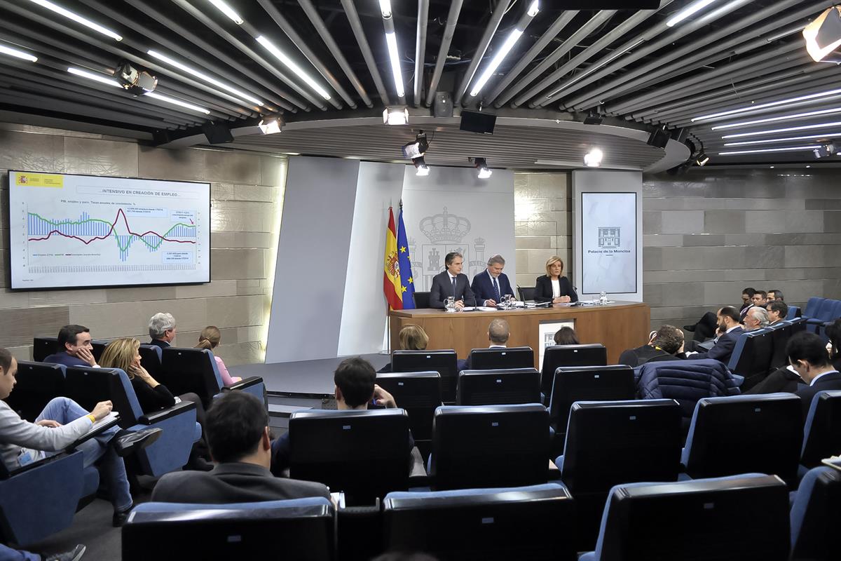 15/12/2017. Consejo de Ministros: Méndez de Vigo, De la Serna y Báñez. El ministro de Educación, Cultura y Deporte y portavoz del Gobierno, ...