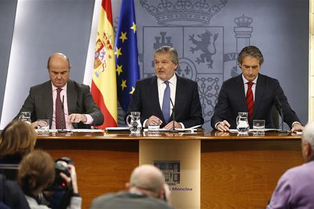 20/01/2017. Consejo de Ministros: Méndez de Vigo, De la Serna y De Guindos. El ministro de Educación, Cultura y Deporte y portavoz del Gobie...