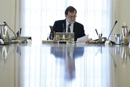 21/10/2017. Reunión extraordinaria del Consejo de Ministros. El presidente del Gobierno, Mariano Rajoy, preside en La Moncloa la reunión ext...