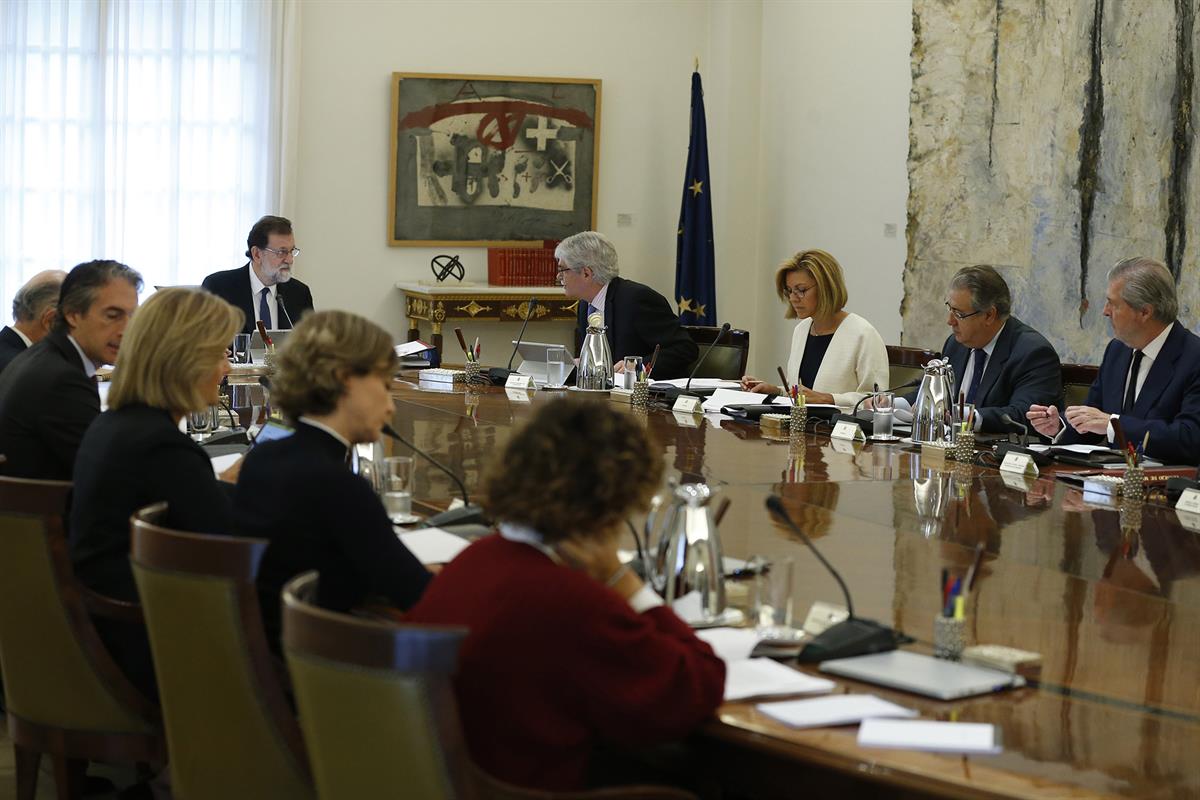 21/10/2017. Reunión extraordinaria del Consejo de Ministros. El presidente del Gobierno, Mariano Rajoy, preside en La Moncloa la reunión ext...