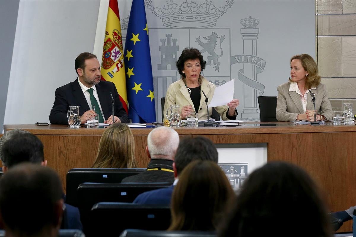 14/12/2018. Consejo de Ministros: Celaá, Ábalos y Calviño. La ministra de Educación y Formación Profesional y portavoz del Gobierno, Isabel ...