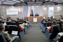Íñigo Méndez de Vigo y Álvaro Nadal, en la rueda de prensa poterior al Consejo de Ministros