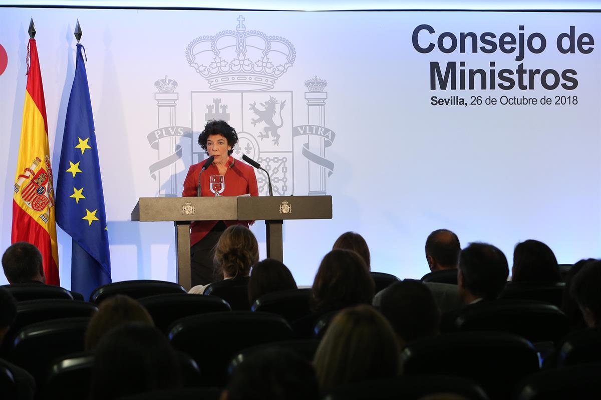 26/10/2018. Consejo de Ministros en Sevilla. La ministra de Educación y Formación Profesional y portavoz del Gobierno, Isabel Celaá, durante...