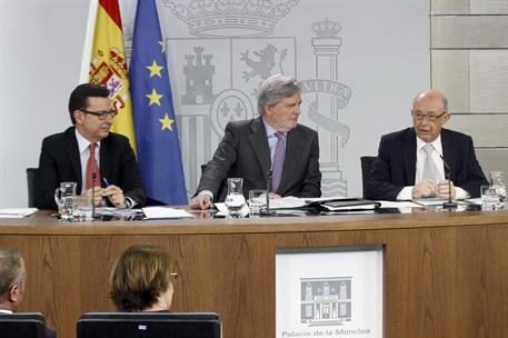 27/04/2018. Consejo de Ministros: Méndez de Vigo, Montor y Escolano. El ministro de Educación, Cultura y Deporte y portavoz del Gobierno, Íñ...