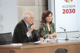 Josep Borrell y Carmen Calvo