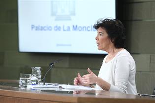 Isabel Celaá durante la rueda de prensa posterior al Consejo de Ministros