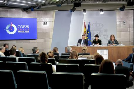 8/11/2019. Consejo de Ministros: Celaá, Planas y Ribera. La ministra para la Transición Ecológica en funciones, Teresa Ribera, responde a lo...