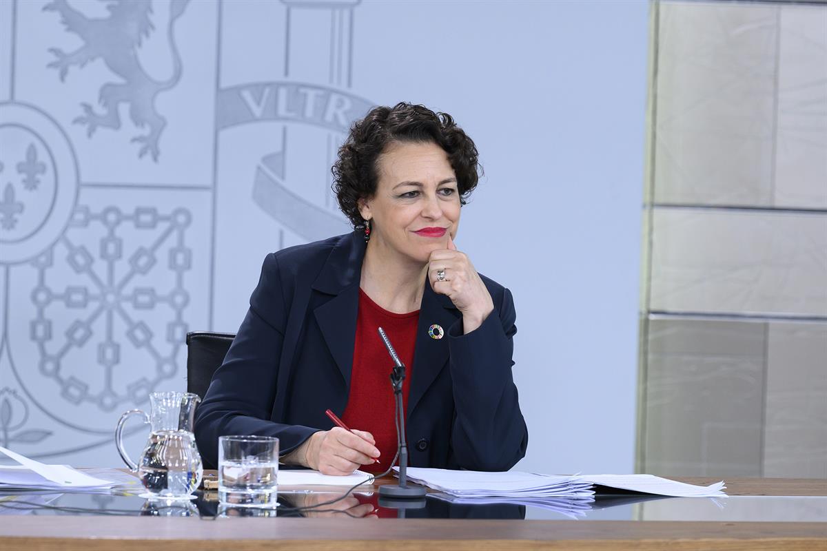 9/08/2019. Consejo de Ministros: Celaá y Valerio. La ministra de Trabajo, Migraciones y Seguridad Social en funciones, Magdalena Valerio, du...