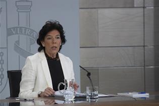 Isabel Celaá durante la rueda de prensa posterior al Consejo de Ministros