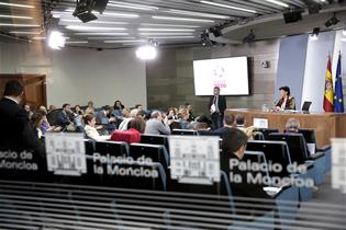 Isabel Celaá durante la rueda de prensa posterior al Consejo de Ministros