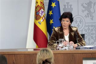 Isabel Celaá durante la rueda de prensa posterior al Consejo de Ministros