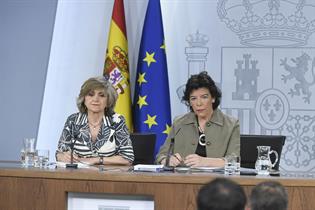 Mar&iacute;a Luisa Carcedo e Isabel Cela&aacute; durante la rueda de prensa posterior al Consejo de Minsitros