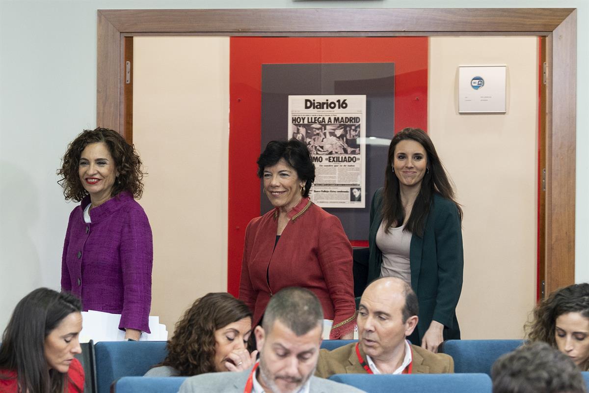 3/03/2020. Consejo de Ministros: María Jesús Montero, Isabel Celaá e Irene Montero. La ministra de Hacienda y portavoz del Gobierno, María J...