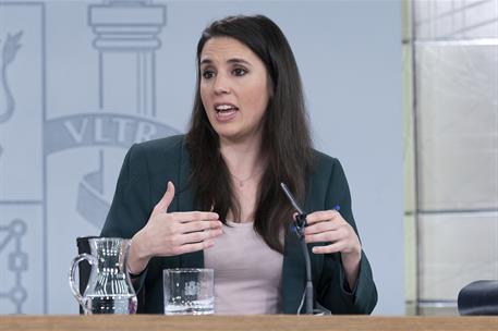 3/03/2020. Consejo de Ministros: María Jesús Montero, Isabel Celaá e Irene Montero. La ministra de Igualdad, Irene Montero, durante su inter...