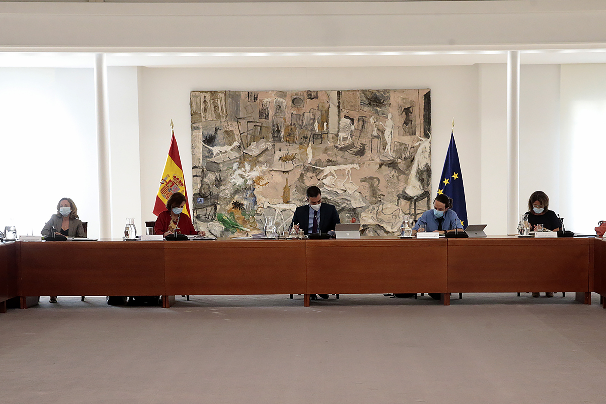 4/08/2020. Reunión del Consejo de Ministros. El presidente del Gobierno, Pedro Sánchez, la vicepresidenta primera y ministra de la Presidenc...