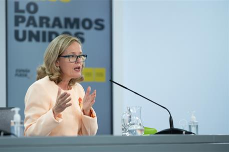 6/10/2020. Consejo de Ministros: Montero y Calviño. La ministra de Asuntos Económicos y Transformación Digital, Nadia Calviño, durante la ru...