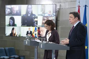 María Jesús Montero y Luis Planas durante la rueda de prensa posterior al Consejo de Ministros