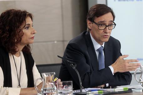 10/03/2020. Consejo de Ministros: Montero e Illa. La ministra de Hacienda y portavoz del Gobierno, María Jesús Montero, y el ministro de San...