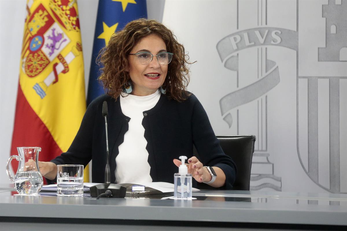 13/10/2020. Consejo de Ministros: María Jesús Montero, Yolanda Díaz e Irene Montero. La ministra de Hacienda y portavoz del Gobierno, María ...