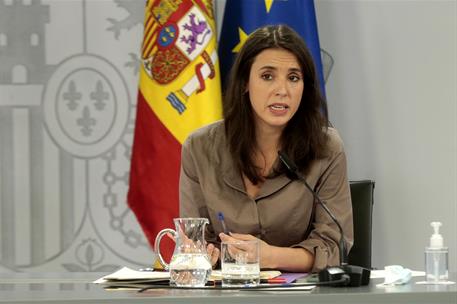 13/10/2020. Consejo de Ministros: María Jesús Montero, Yolanda Díaz e Irene Montero. La ministra de Igualdad, Irene Montero, durante su inte...