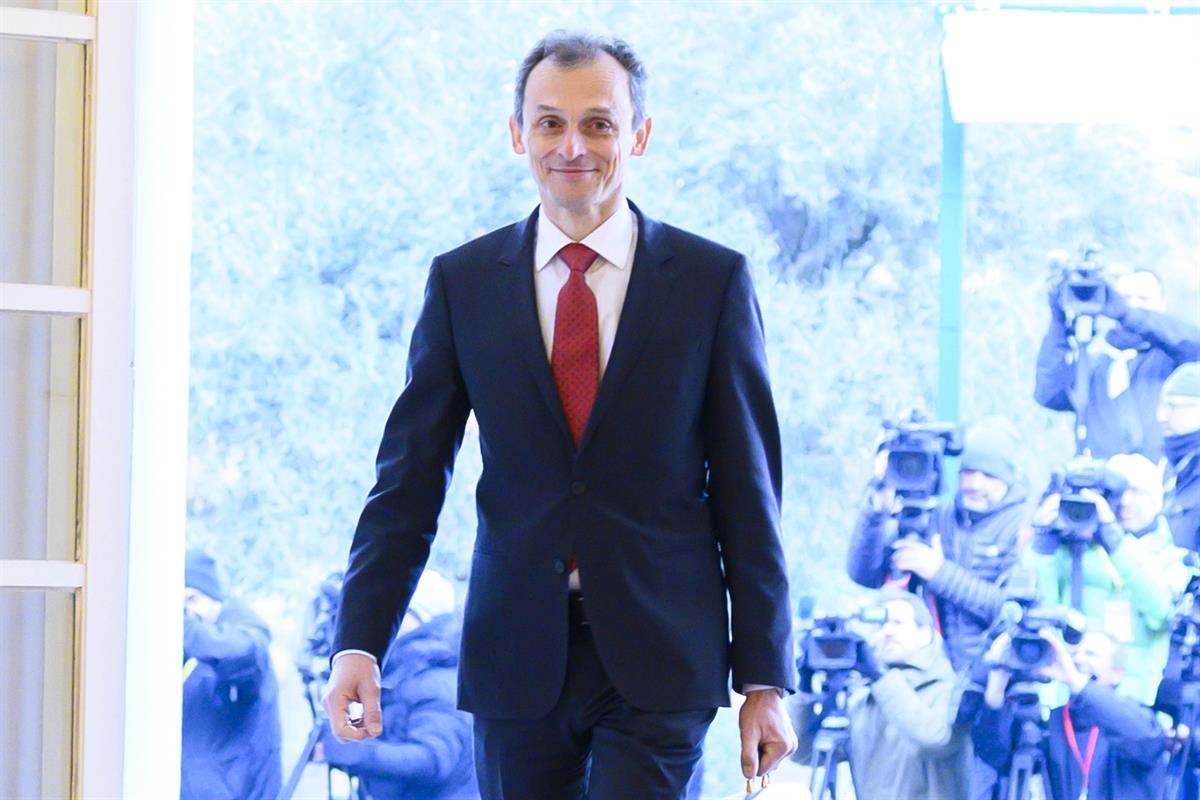 14/01/2020. Pedro Duque, ministro de Ciencia e Innovación. El ministro de Ciencia e Innovación, Pedro Duque, entra en el edificio donde se c...