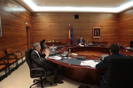 14/04/2020. Consejo de ministros. El jefe del Ejecutivo, Pedro Sánchez, preside la reunión del Consejo de Ministros, a la que han asistido l...