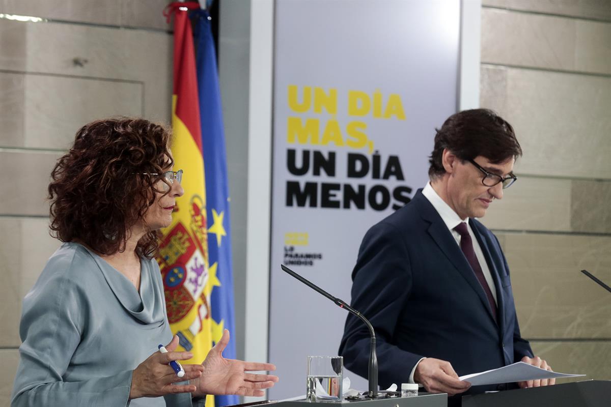 14/04/2020. Consejo de Ministros: María Jesús Montero y Salvador Illa. La ministra de Hacienda y portavoz del Gobierno, María Jesús Montero ...