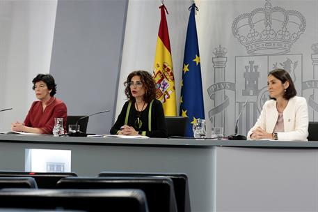 16/06/2020. Consejo de Ministros: Montero, Celaá y Reyes Maroto. La ministra de Hacienda y portavoz del Gobierno, María Jesús Montero, la mi...