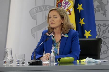 17/11/2020. Consejo de Ministros: María Jesús Montero y Nadia Calviño. La vicepresidenta tercera y ministra de Asuntos Económicos y Transfor...