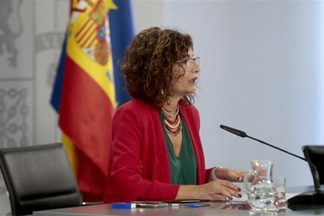 20/10/2020. Consejo de Ministros: Montero e Illa. La ministra de Hacienda y portavoz del Gobierno, María Jesús Montero, durante su intervenc...