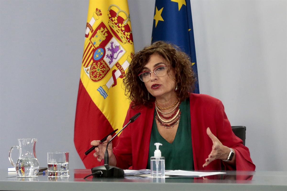 20/10/2020. Consejo de Ministros: Montero e Illa. La ministra de Hacienda y portavoz del Gobierno, María Jesús Montero, responde a los medio...