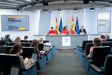 21/07/2020. Consejo de Ministros: Montero, Laya, Planas. La ministra de Hacienda y portavoz del Gobierno, María Jesús Montero; la ministra d...