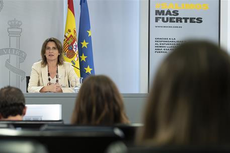 23/06/2020. Consejo de Ministros: María Jesús Montero y Teresa Ribera. La vicepresidenta cuarta y ministra para la Transición Ecológica y el...