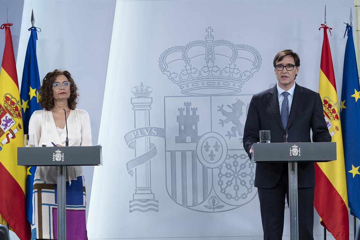 24/03/2020. Consejo de Ministros: María Jesús Montero y Salvador Illa. La ministra de Hacienda y portavoz del Gobierno, María Jesús Montero ...