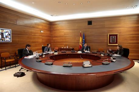 28/04/2020. Consejo de Ministros. El presidente del Gobierno, Pedro Sánchez; el vicepresidente segundo y ministro de Derechos Sociales y Age...