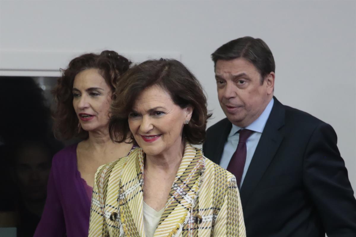 25/02/2020. Consejo de Ministros: María Jesús Montero, Carmen Calvo y Luis Planas. La vicepresidenta y ministra de la Presidencia, Relacione...