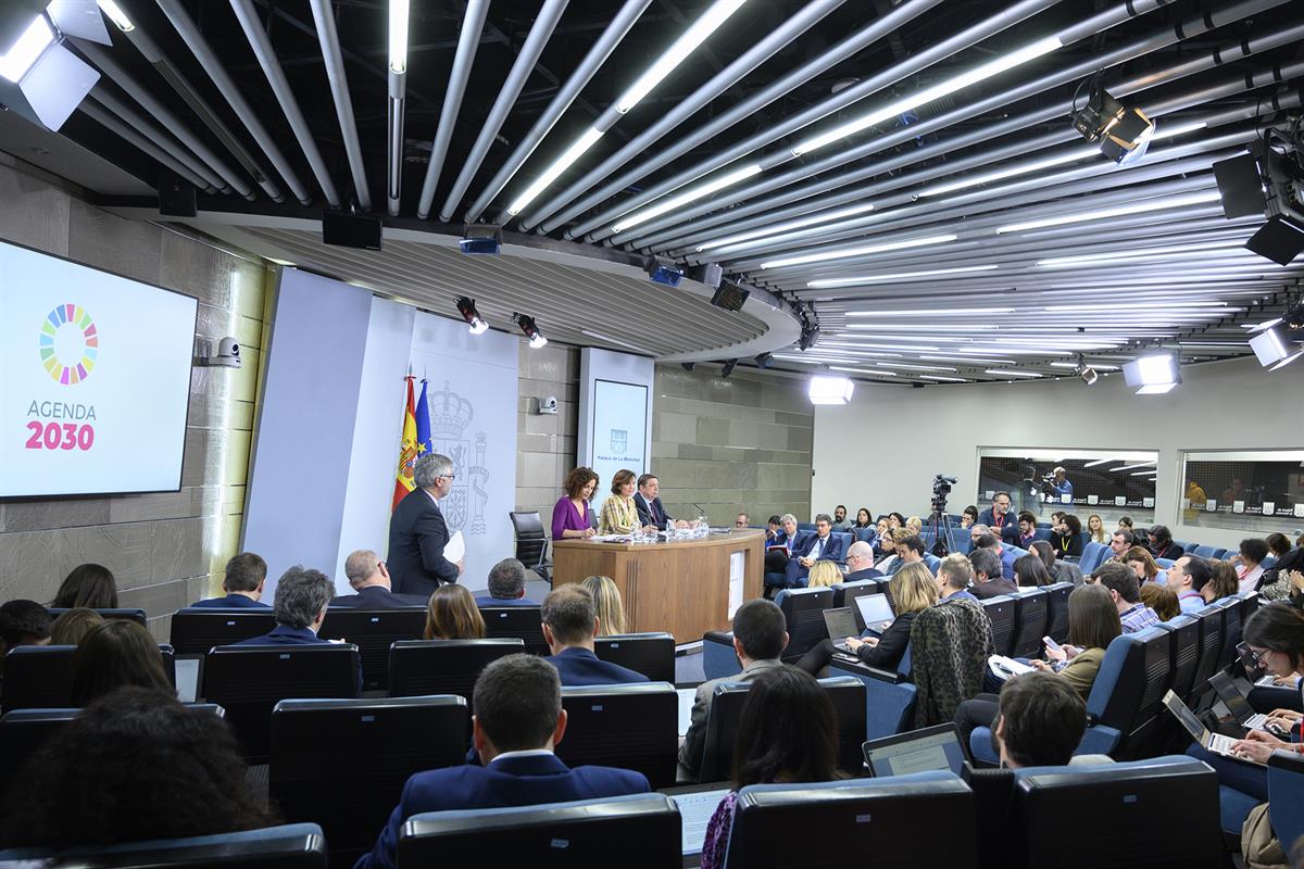 25/02/2020. Consejo de Ministros: María Jesús Montero, Carmen Calvo y Luis Planas. La vicepresidenta y ministra de la Presidencia, Relacione...