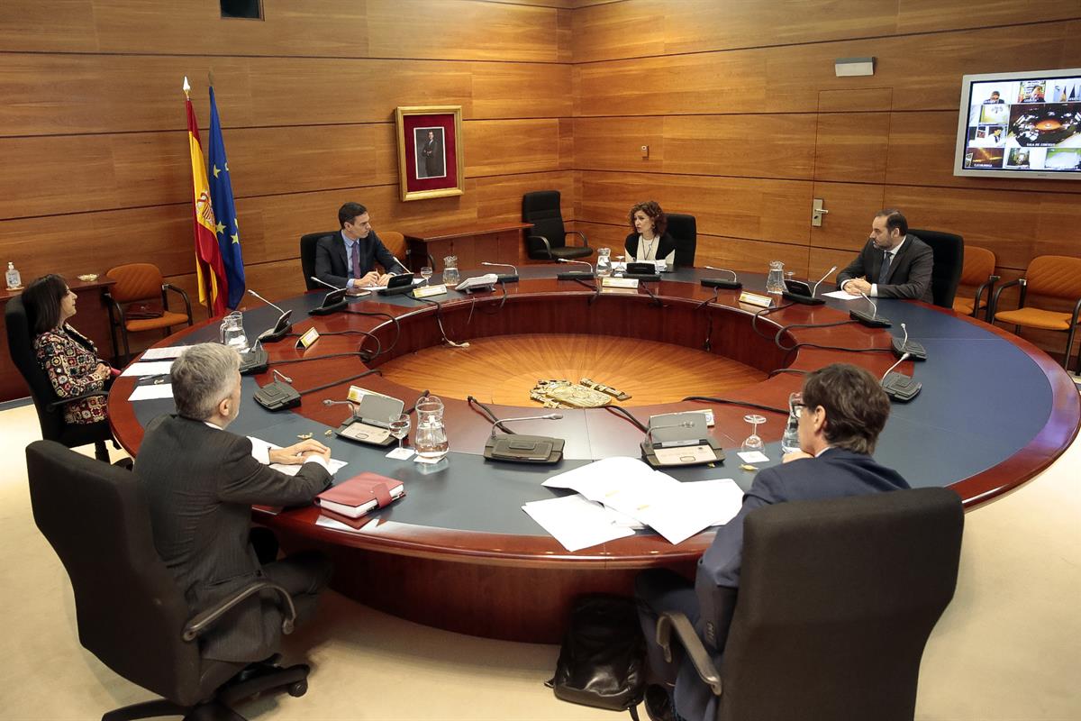 27/03/2020. Consejo de Ministros. El jefe del Ejecutivo, Pedro Sánchez, preside la reunión extraordinaria del Consejo de Ministros, a la que...
