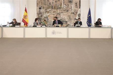 27/10/2020. Reunión del Consejo de Ministros. El presidente del Gobierno, Pedro Sánchez, la vicepresidenta primera y ministra de la Presiden...