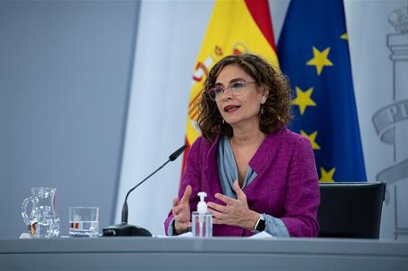 27/10/2020. Consejo de Ministros: María Jesús Montero. La ministra de Hacienda y portavoz del Gobierno, María Jesús Montero, durante su inte...