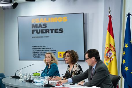 28/07/2020. Consejo de Ministros: Montero, Calviño e Illa. La ministra de Hacienda y portavoz del Gobierno, María Jesús Montero; la vicepres...