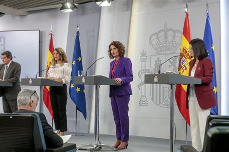 29/09/2020. Consejo de Ministros: Montero, Díaz, Escrivá y Darias. La ministra de Hacienda y portavoz del Gobierno, María Jesús Montero, la ...