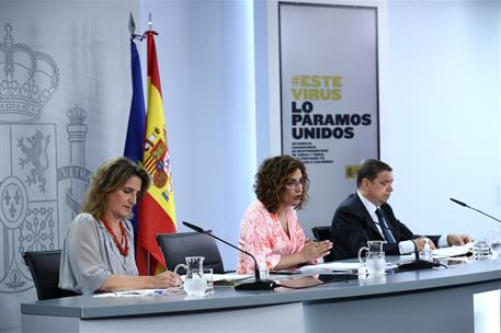 1/06/2021. Rueda de prensa posterior al Consejo de Ministros: María Jesús Montero, Teresa Ribera, y Luis Planas. La ministra de Hacienda y p...