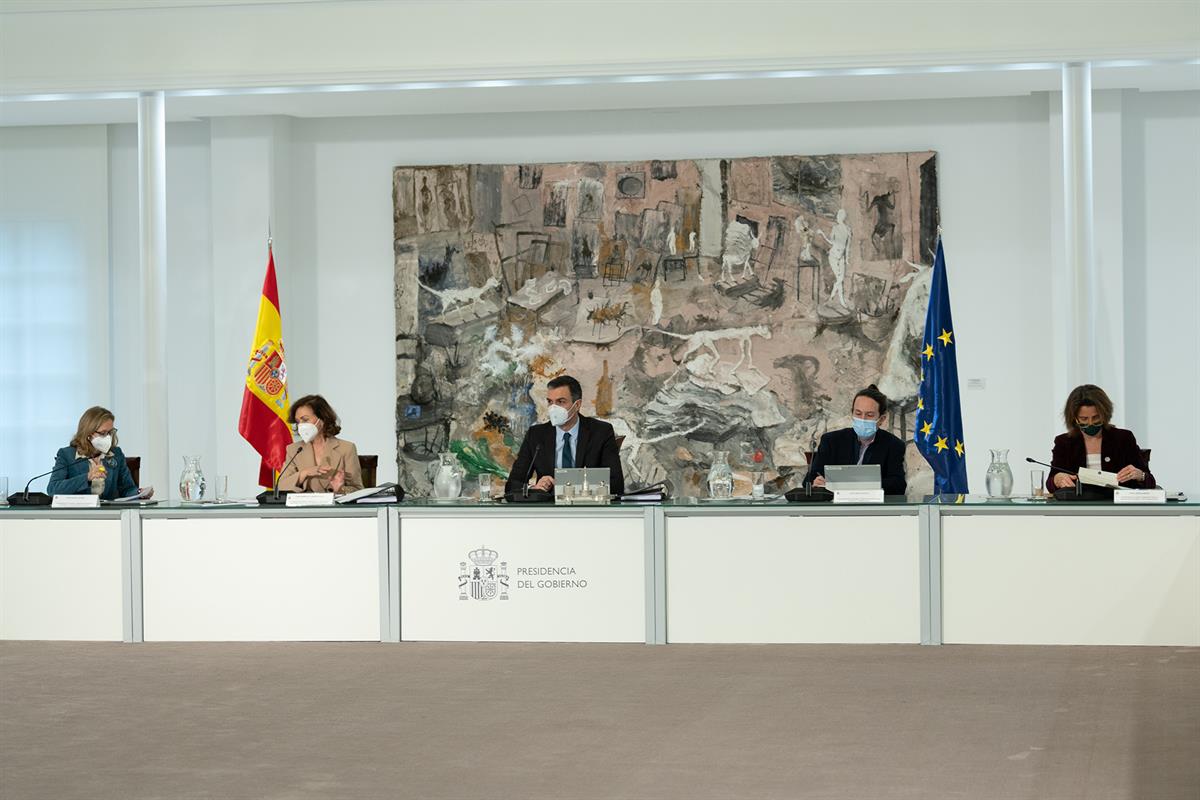 2/02/2021. Reunión del Consejo de Ministros. El presidente del Gobierno, Pedro Sánchez, la vicepresidenta primera y ministra de la Presidenc...