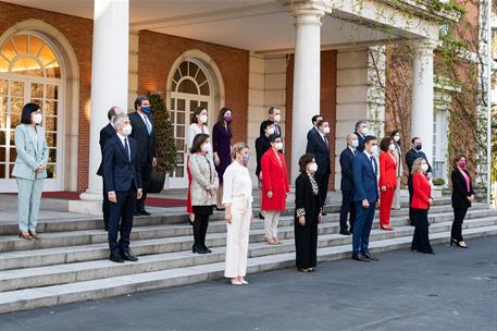 6/04/2021. Fotografía del nuevo Gabinete. Fotografía de familia del Gobierno con las recién nombradas vicepresidenta segunda y ministra de A...