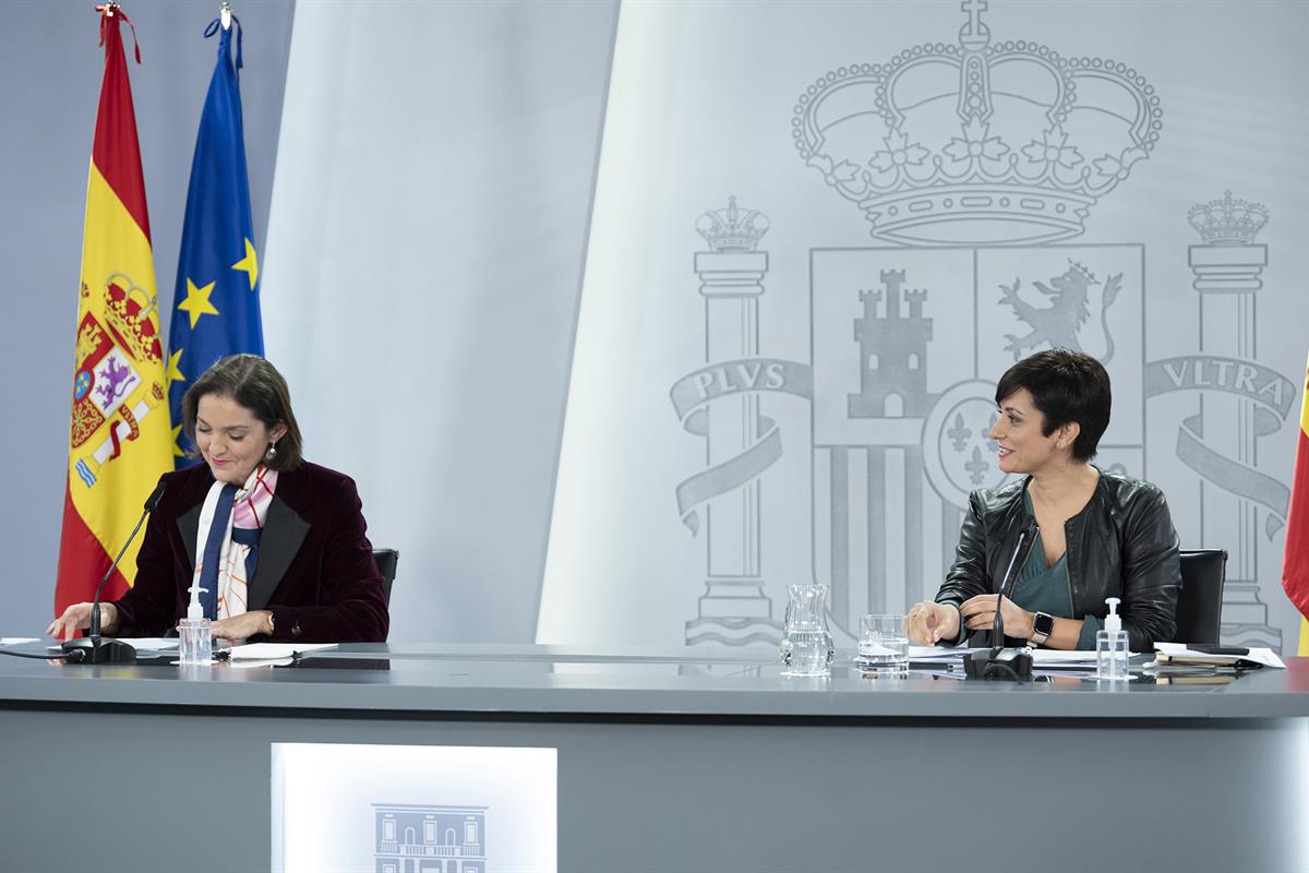 7/12/2021. Consejo de Ministros: Isabel Rodríguez y Reyes Maroto. La ministra de Política Territorial y portavoz del Gobierno, Isabel Rodríg...