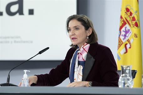 7/12/2021. Consejo de Ministros: Isabel Rodríguez y Reyes Maroto. La ministra de Industria, Comercio y Turismo, Reyes Maroto, durante la rue...