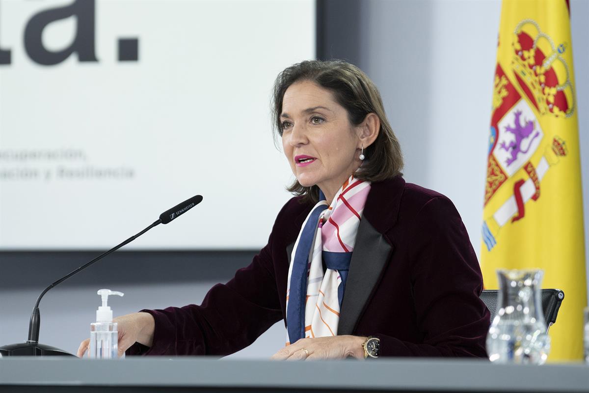 7/12/2021. Consejo de Ministros: Isabel Rodríguez y Reyes Maroto. La ministra de Industria, Comercio y Turismo, Reyes Maroto, durante la rue...