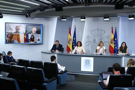 8/06/2021. Rueda de prensa posterior al Consejo de Ministros: M.J. Montero, Díaz, Ábalos y Belarra. La ministra de Hacienda y portavoz del G...