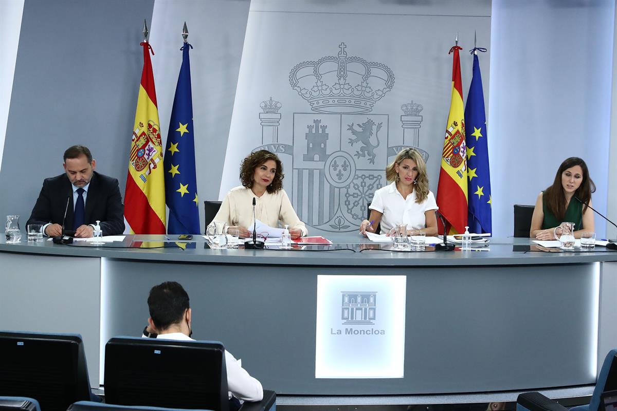 8/06/2021. Rueda de prensa posterior al Consejo de Ministros: M.J. Montero, Díaz, Ábalos y Belarra. La ministra de Hacienda y portavoz del G...